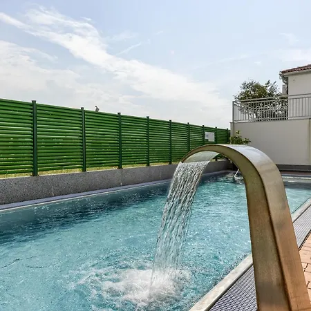 Batimat Apartments Ljubač Extérieur photo